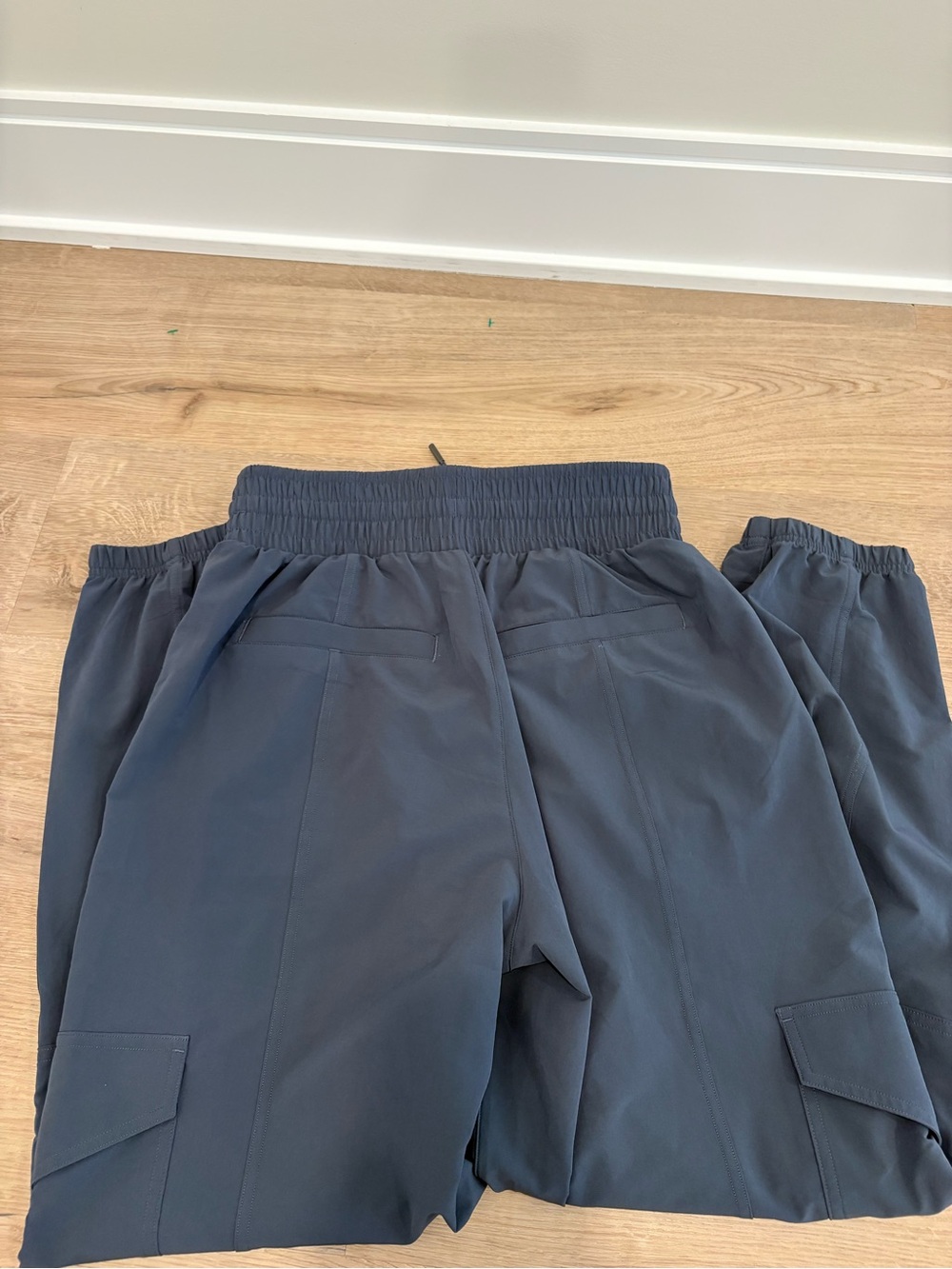 Spanx Casual Fridays Cargo Jogger Pants Size Small - Picture 3 of 4